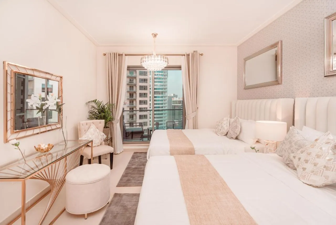 Elite Royal Apartment: Panoramic Burj Khalifa View Dubai Apartment